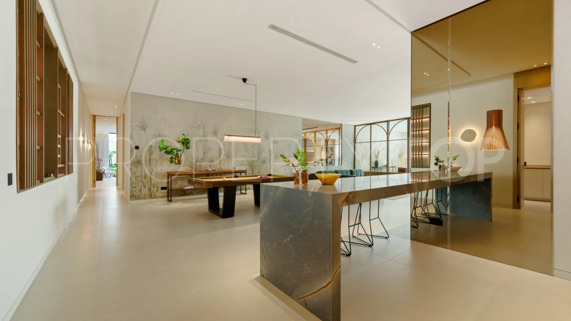 For sale villa in Nueva Andalucia with 6 bedrooms
