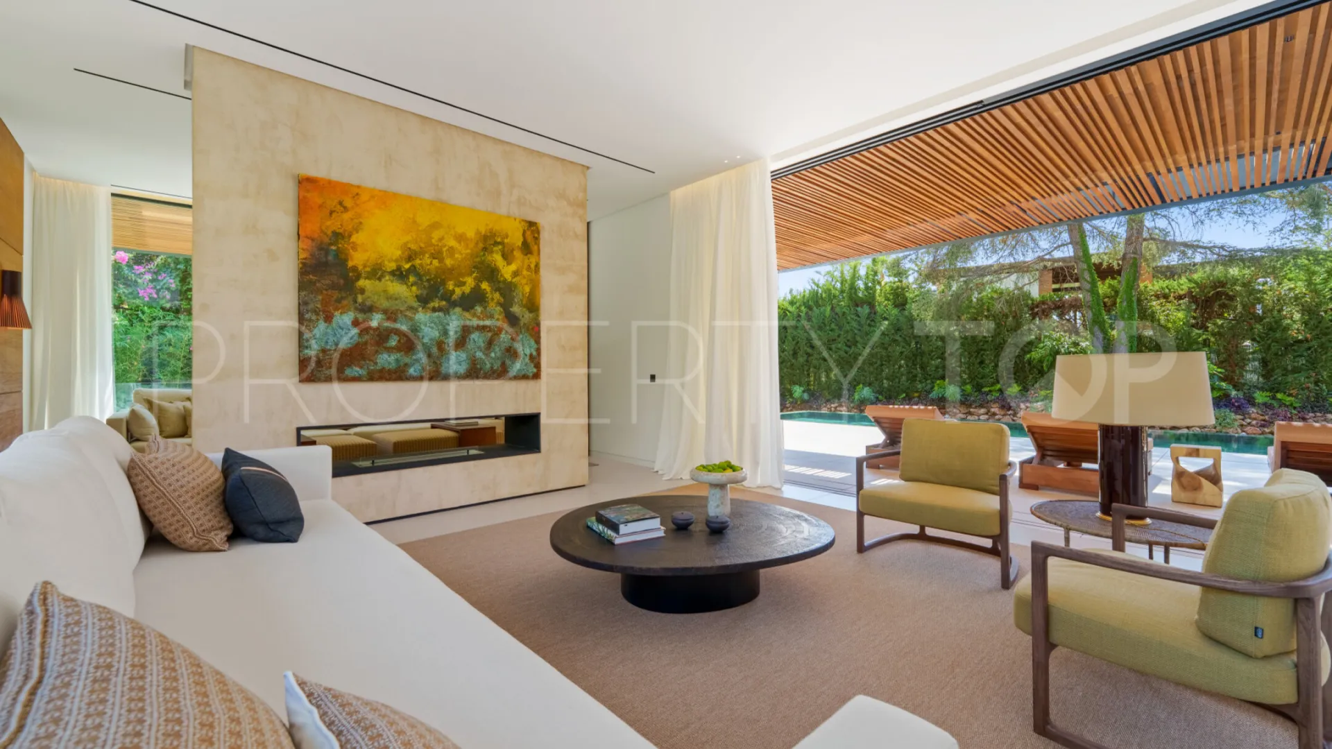 For sale villa in Nueva Andalucia with 6 bedrooms