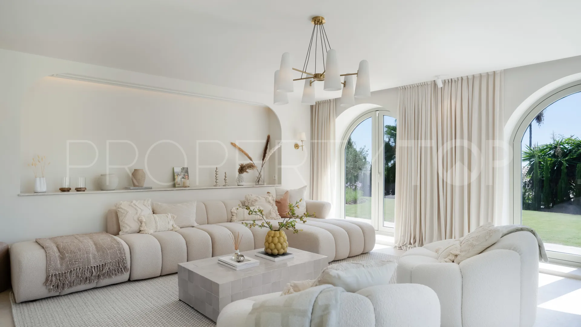 4 bedrooms Nueva Andalucia villa for sale