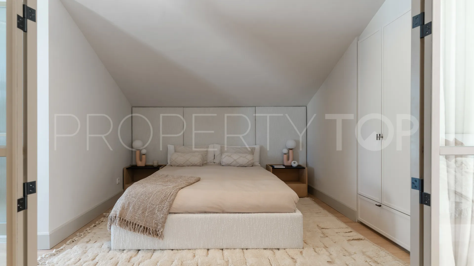 4 bedrooms Nueva Andalucia villa for sale
