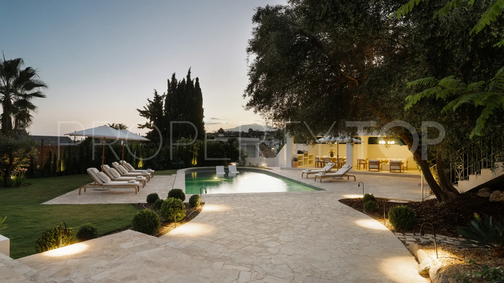 4 bedrooms Nueva Andalucia villa for sale