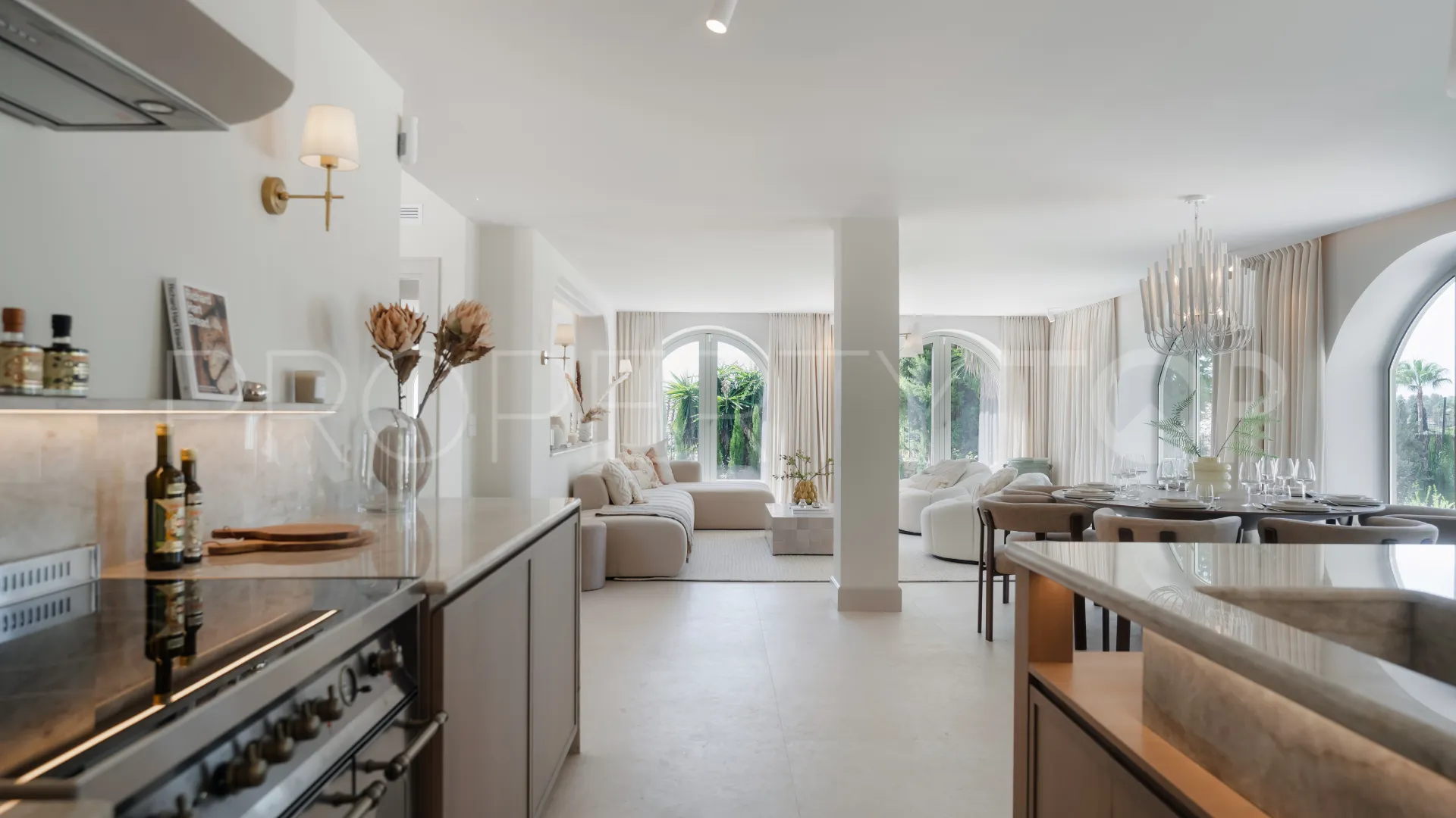 4 bedrooms Nueva Andalucia villa for sale