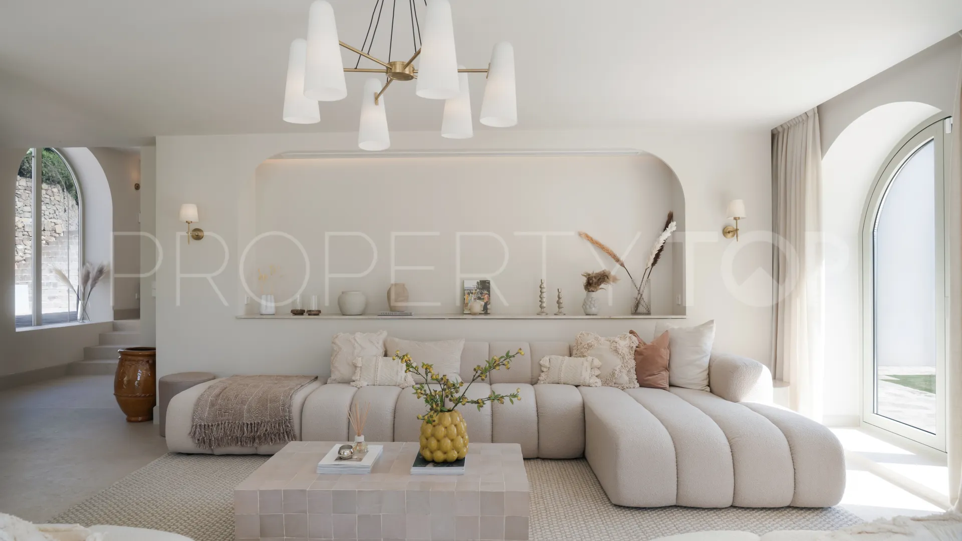 4 bedrooms Nueva Andalucia villa for sale
