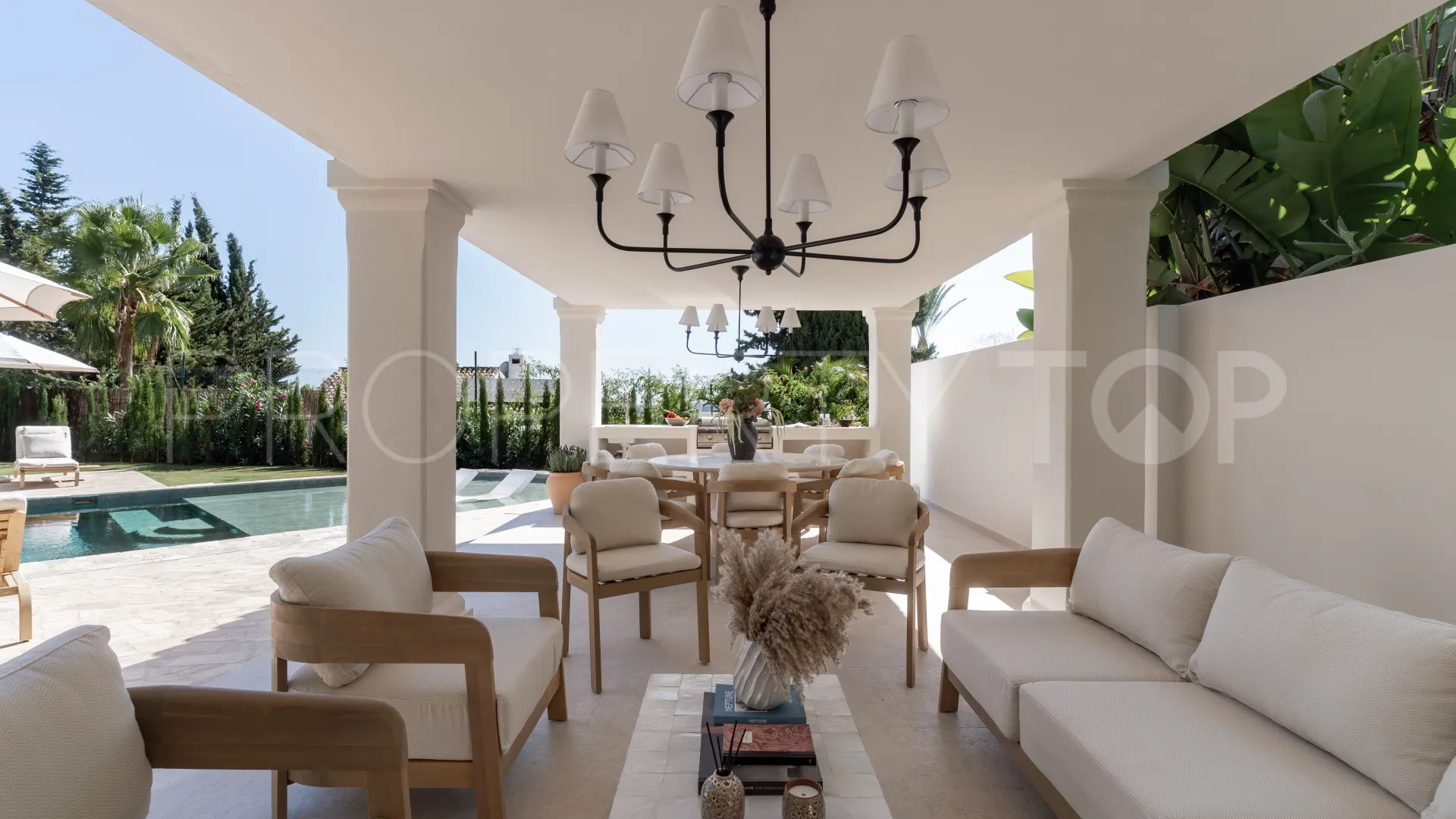 4 bedrooms Nueva Andalucia villa for sale