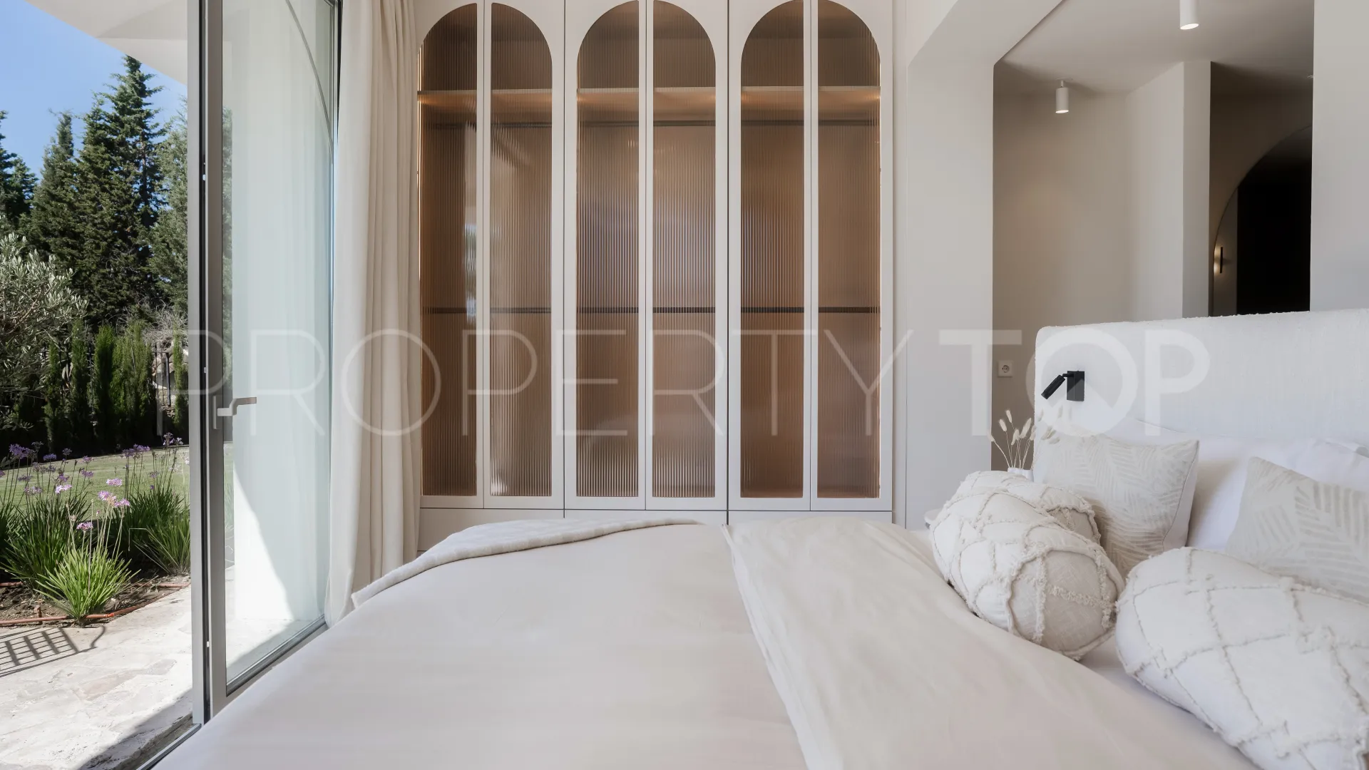 4 bedrooms Nueva Andalucia villa for sale