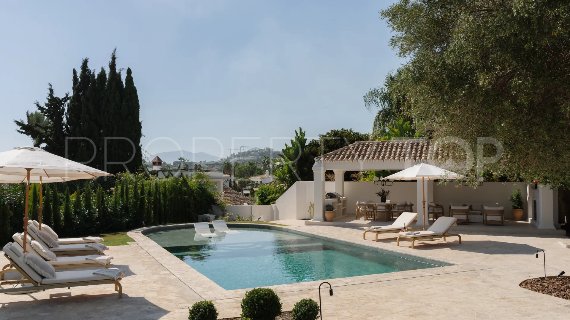 4 bedrooms Nueva Andalucia villa for sale