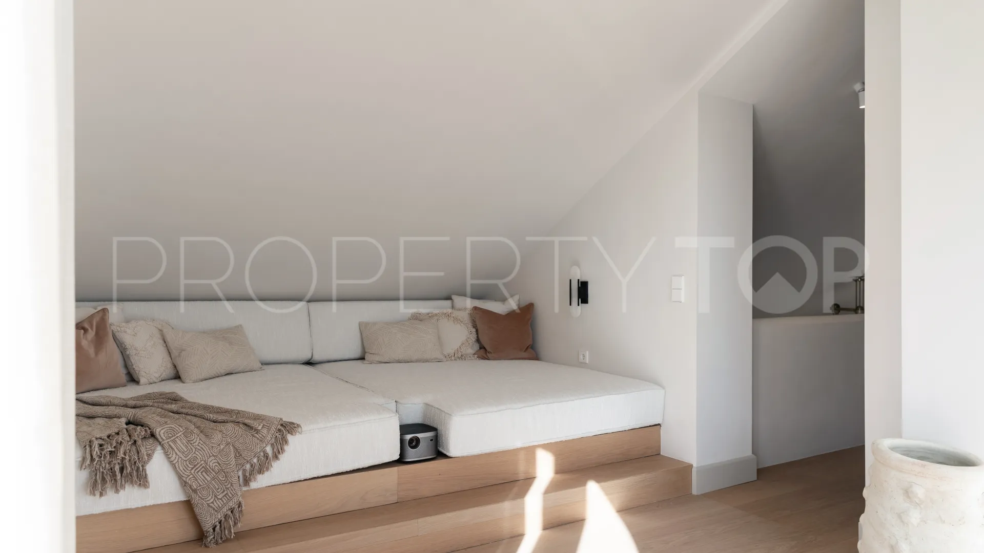 4 bedrooms Nueva Andalucia villa for sale