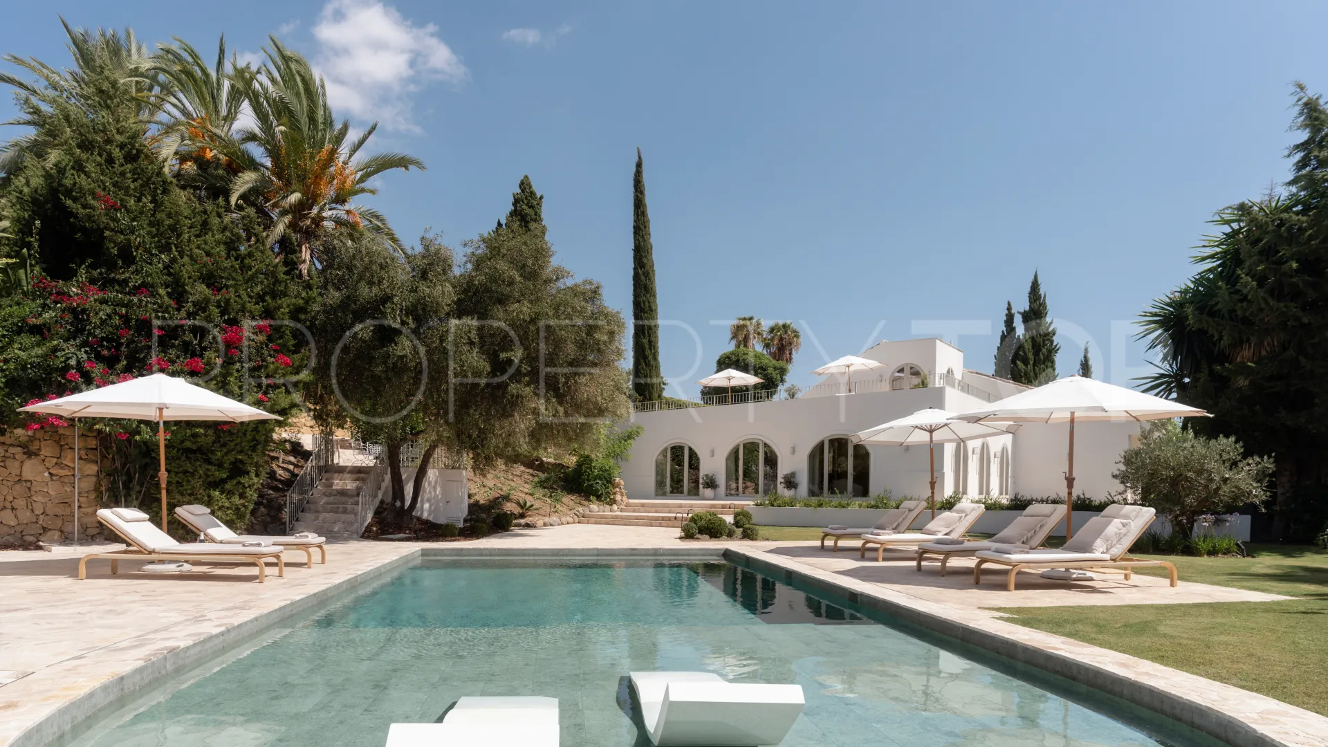 4 bedrooms Nueva Andalucia villa for sale