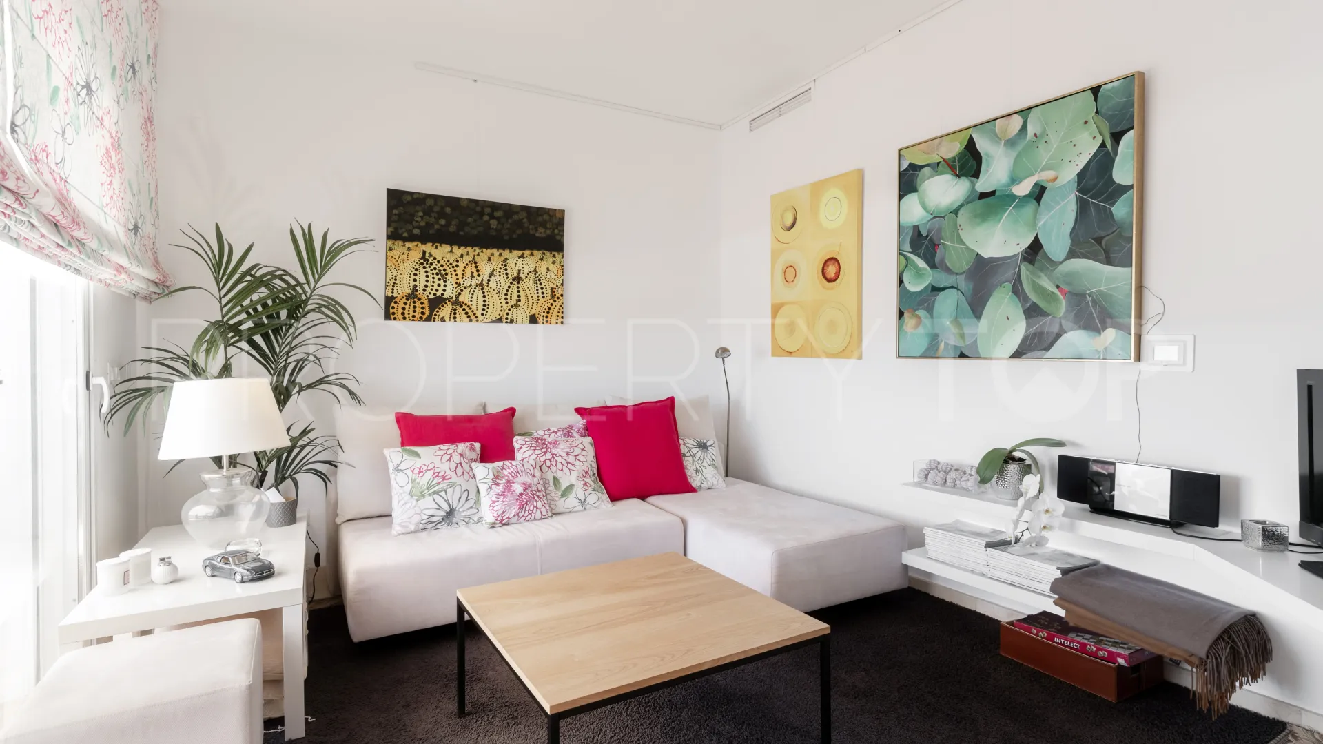 Se vende Ático en Nueva Andalucia con 3 dormitorios