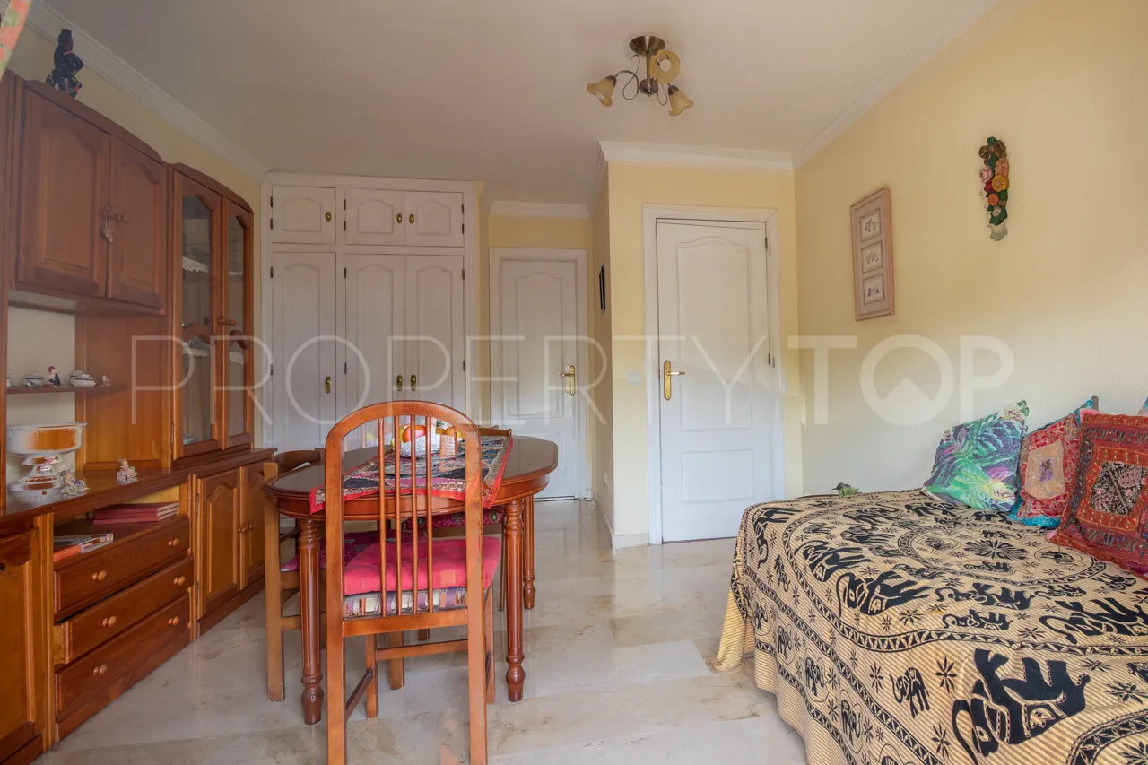 Estepona Ciudad, apartamento con 3 dormitorios a la venta