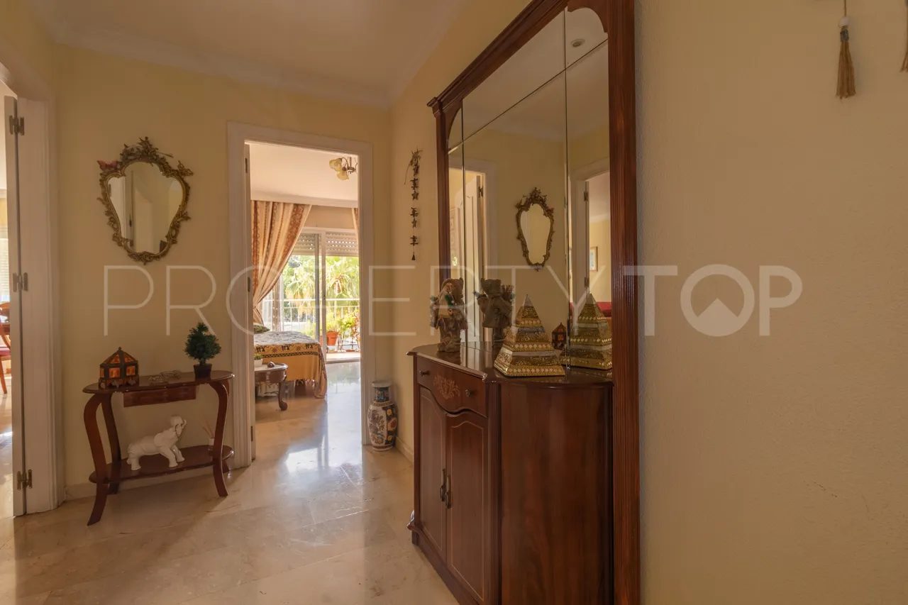 Estepona Ciudad, apartamento con 3 dormitorios a la venta