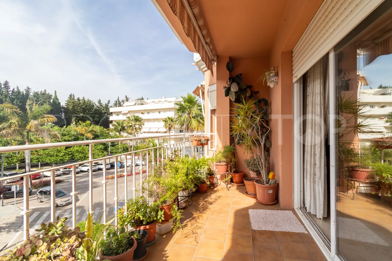 Estepona Ciudad, apartamento con 3 dormitorios a la venta
