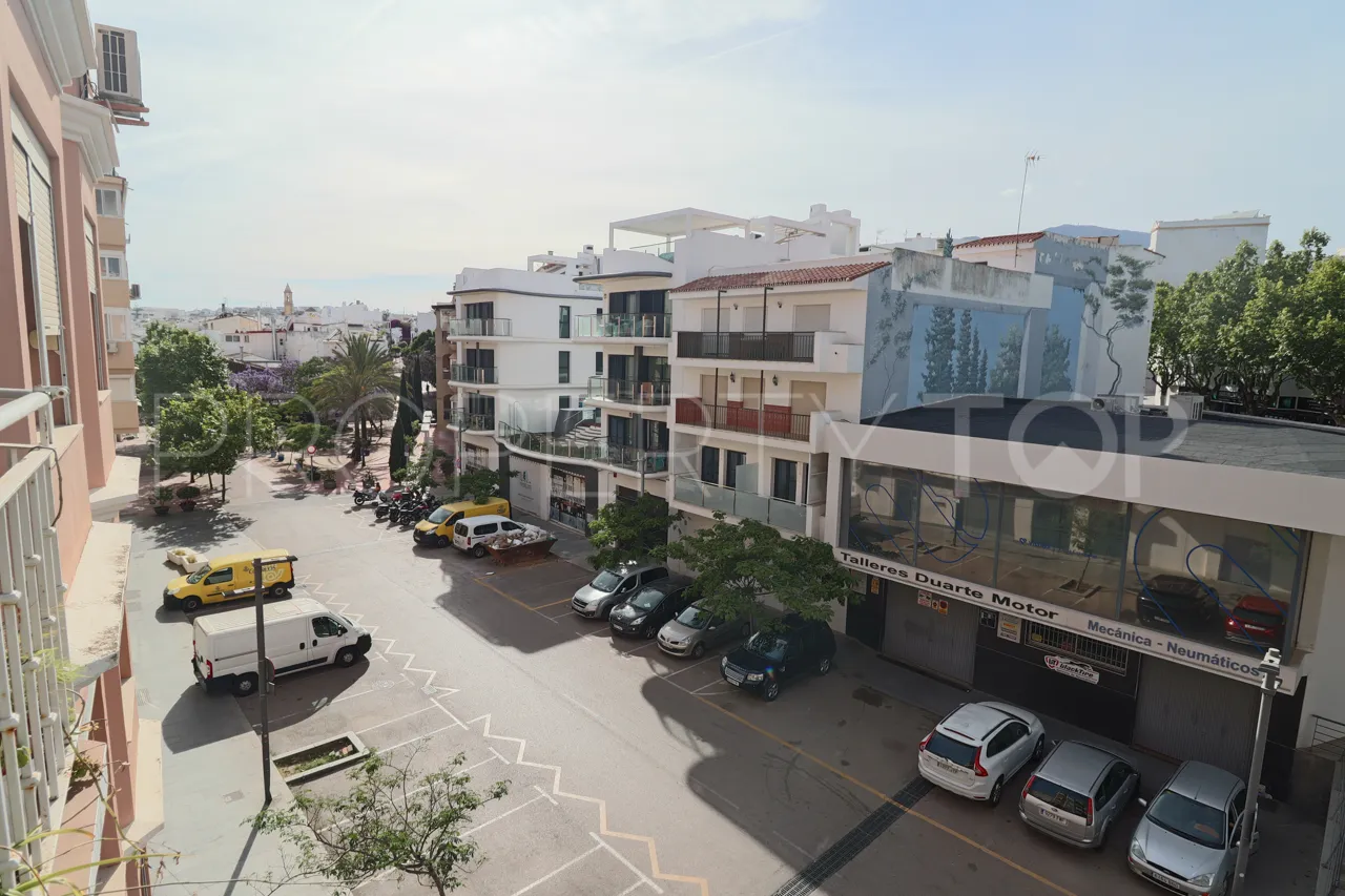 Estepona Ciudad, apartamento con 3 dormitorios a la venta