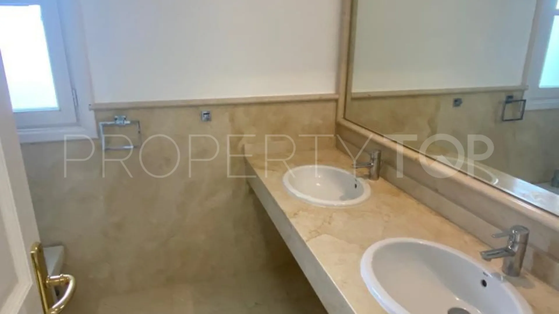 Benahavis, adosado con 3 dormitorios a la venta
