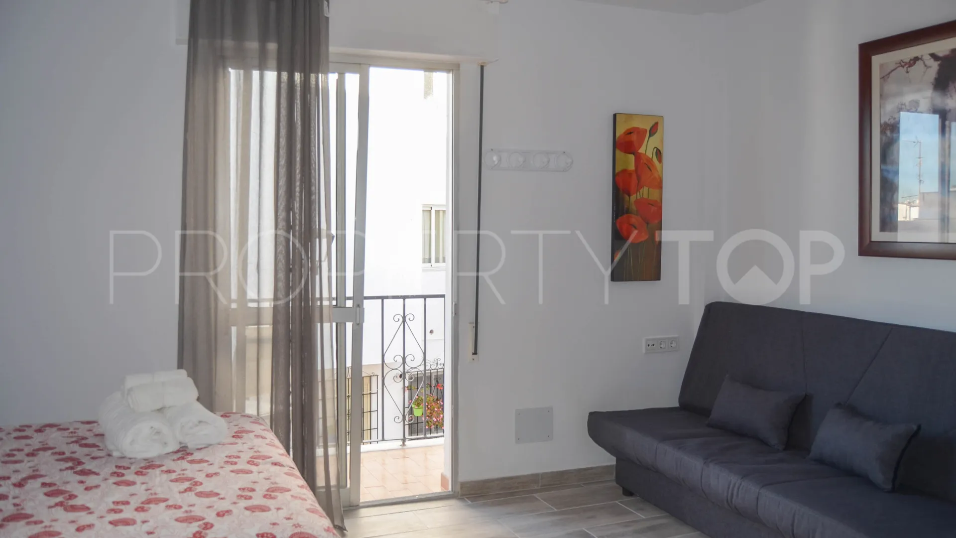 Apartment with 4 bedrooms for sale in Estepona Centre