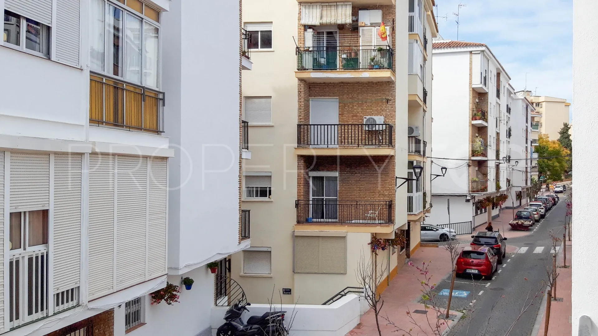 Apartment with 4 bedrooms for sale in Estepona Centre