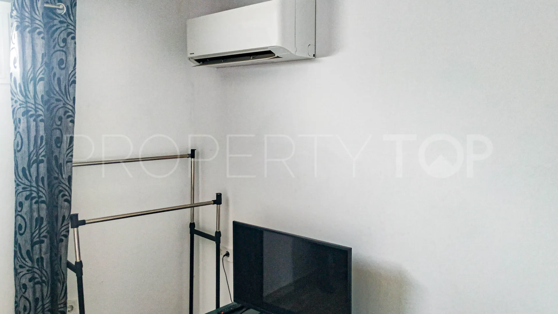 Apartment with 4 bedrooms for sale in Estepona Centre