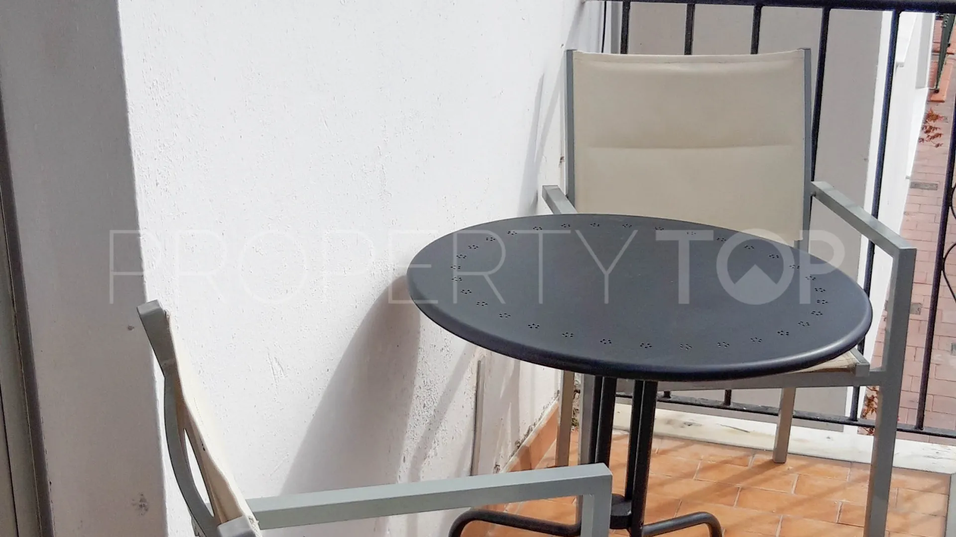 Apartment with 4 bedrooms for sale in Estepona Centre