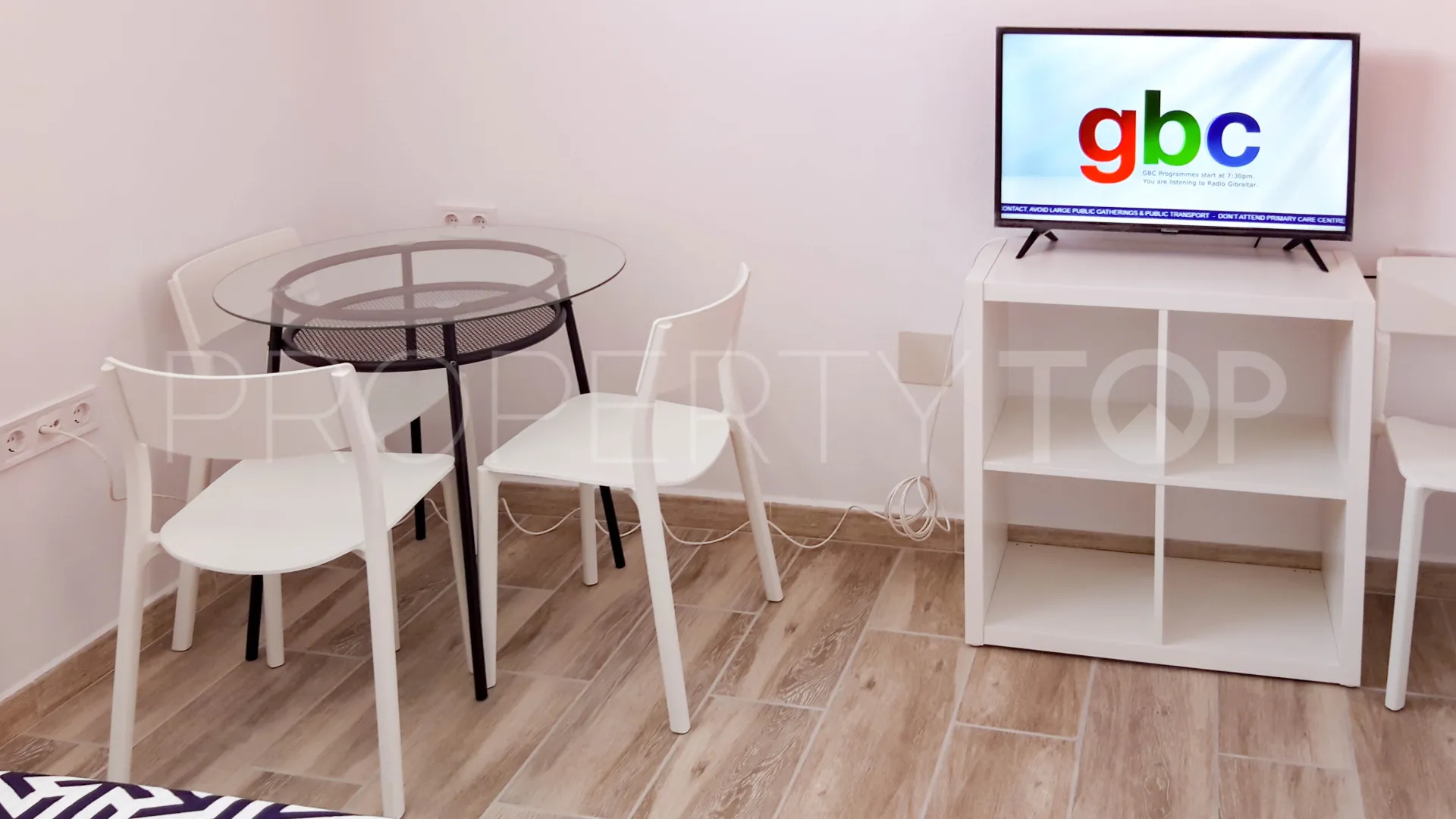 Apartment with 4 bedrooms for sale in Estepona Centre