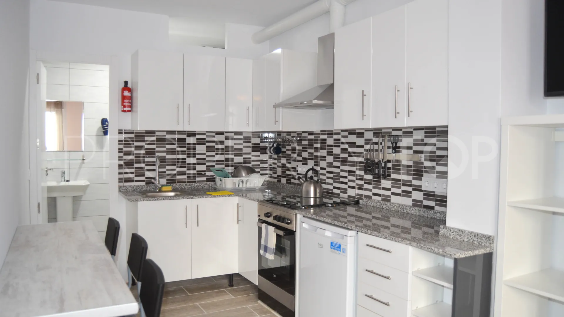 Apartment with 4 bedrooms for sale in Estepona Centre