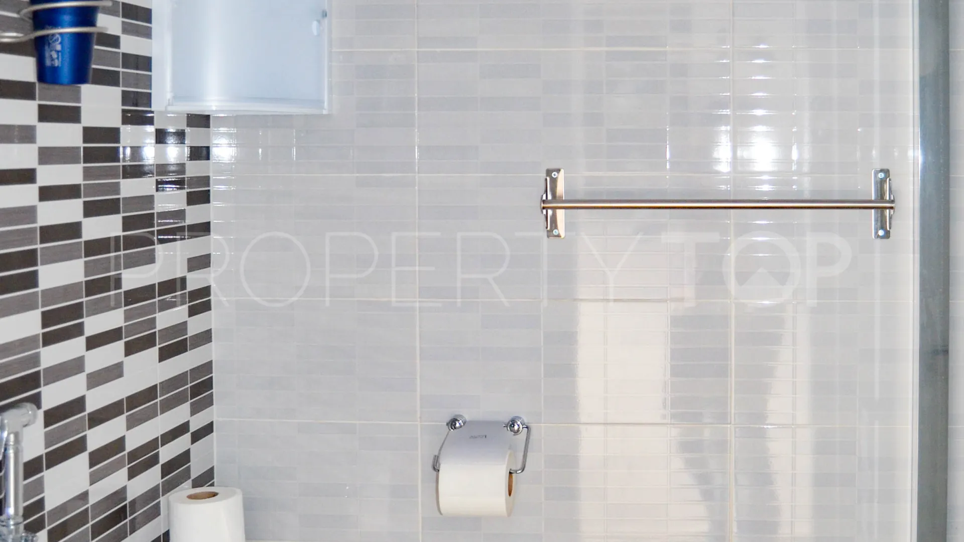 Apartment with 4 bedrooms for sale in Estepona Centre