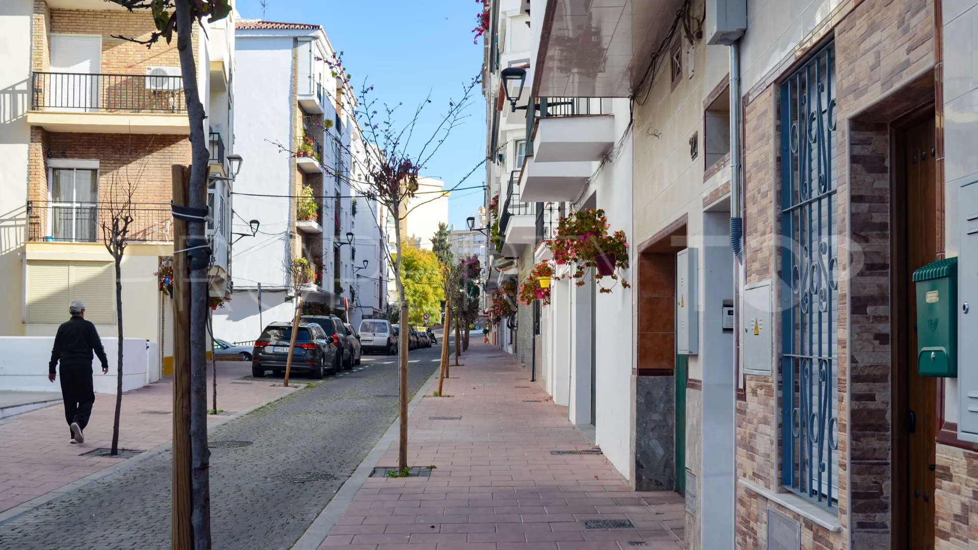 Apartment with 4 bedrooms for sale in Estepona Centre