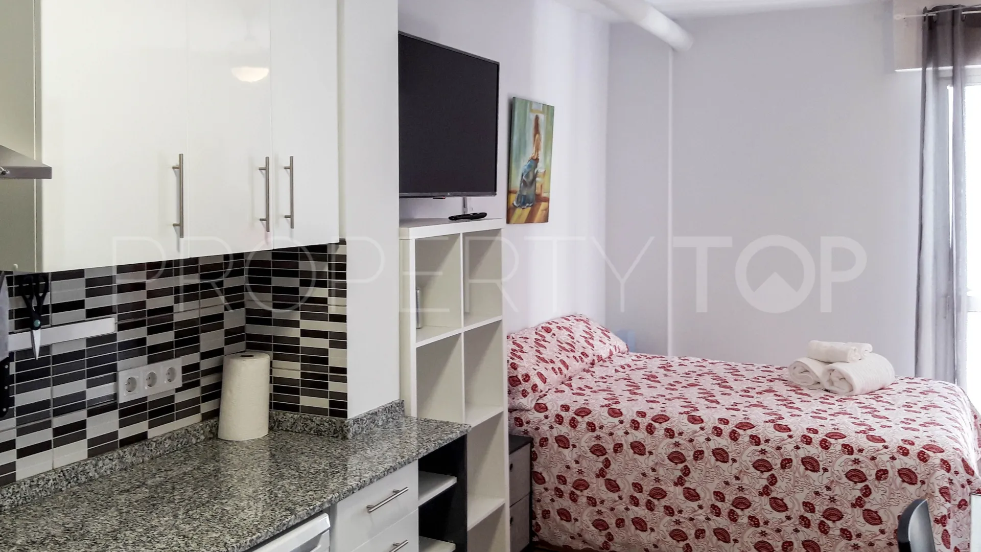 Apartment with 4 bedrooms for sale in Estepona Centre
