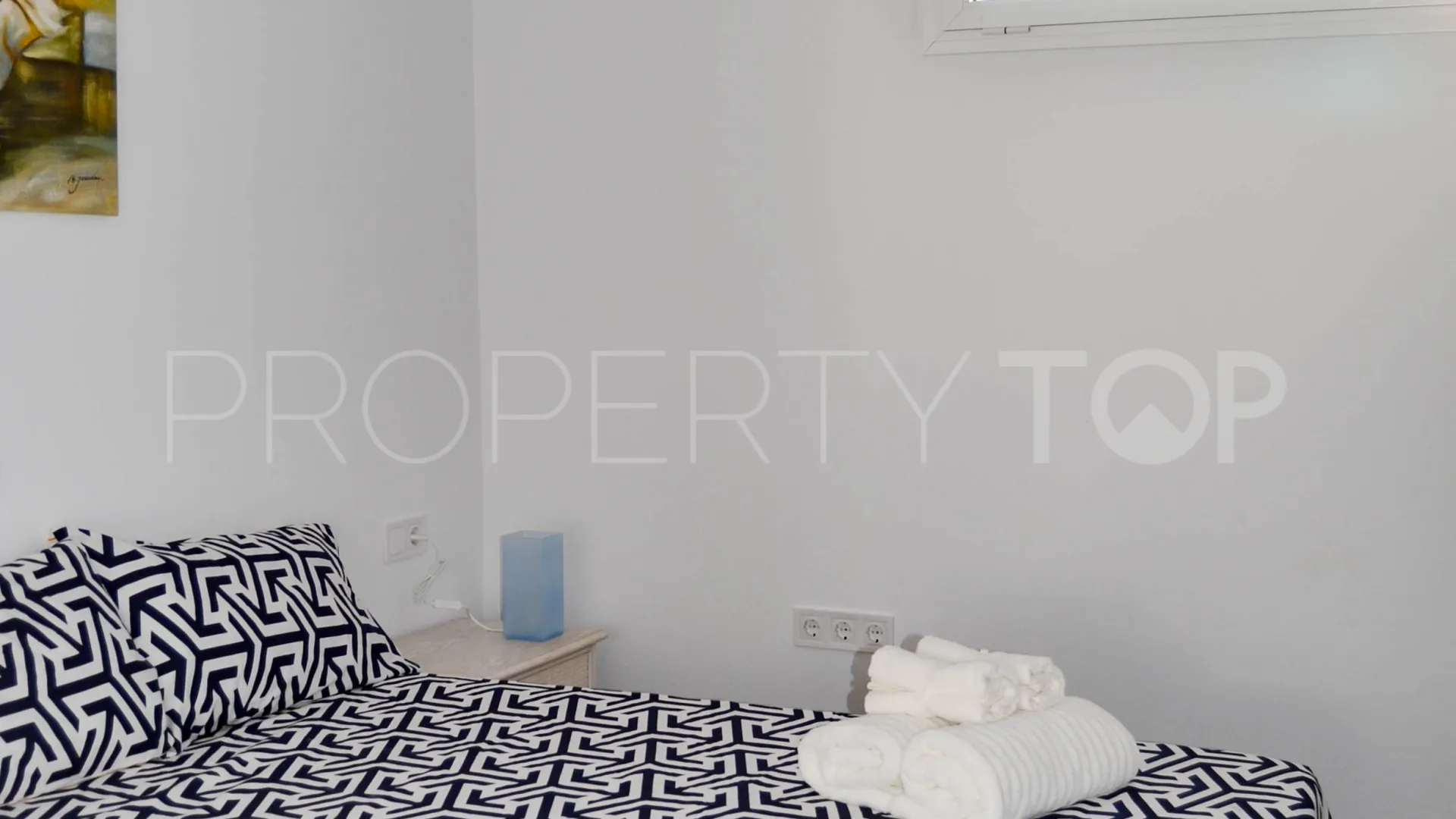 Apartment with 4 bedrooms for sale in Estepona Centre