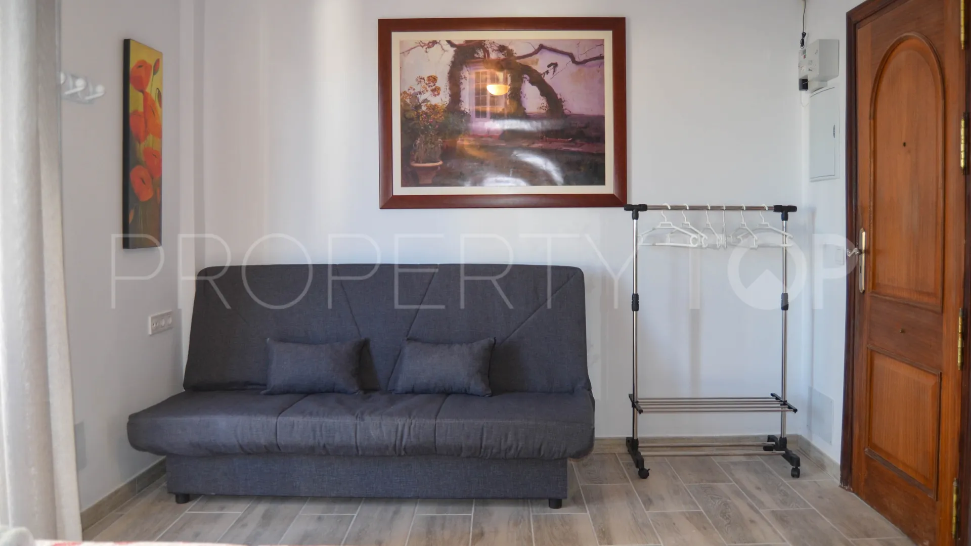 Apartment with 4 bedrooms for sale in Estepona Centre