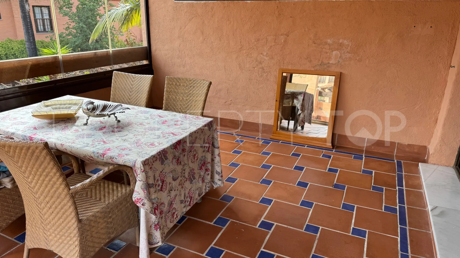 Apartment with 4 bedrooms for sale in Estepona East