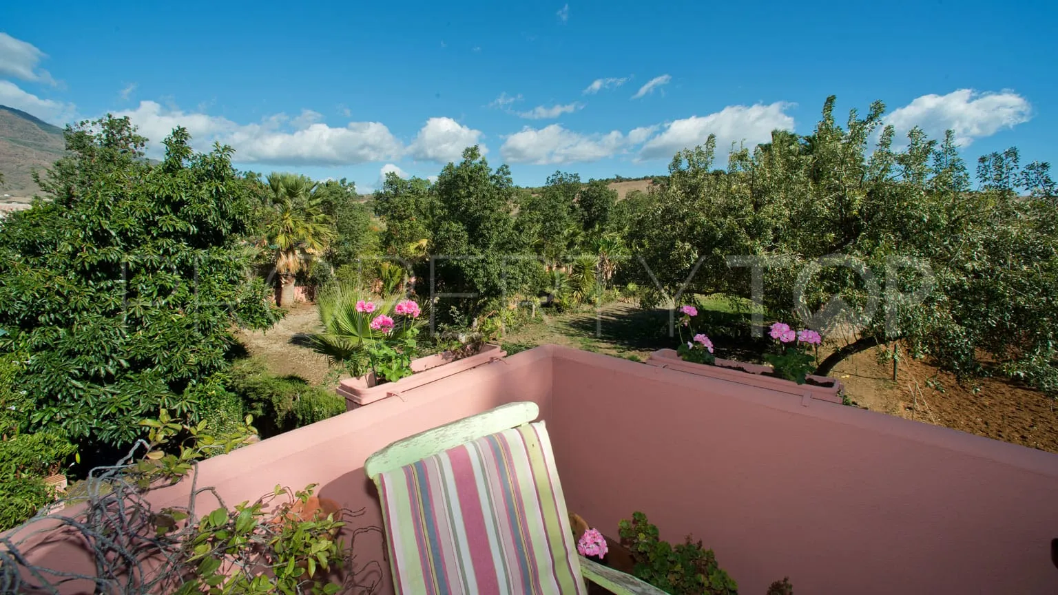 Casa de campo en venta en Guadalobon