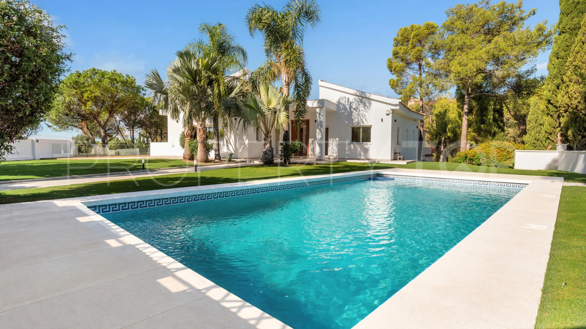 Villa for sale in El Madroñal
