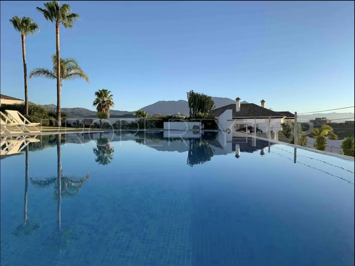 6 bedrooms villa in Manilva Beach for sale