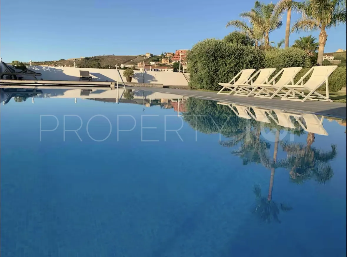 6 bedrooms villa in Manilva Beach for sale