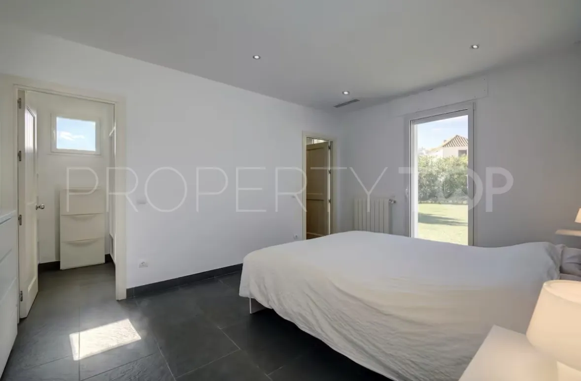 6 bedrooms villa in Manilva Beach for sale
