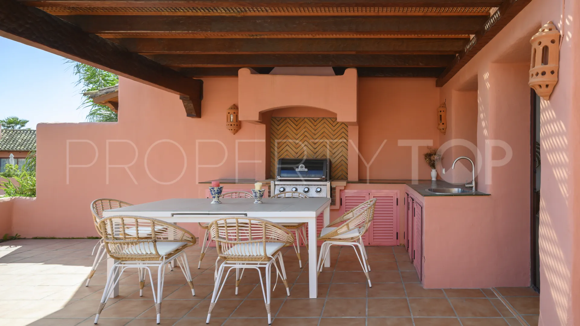 Atico duplex con 3 dormitorios en venta en Beach Side New Golden Mile
