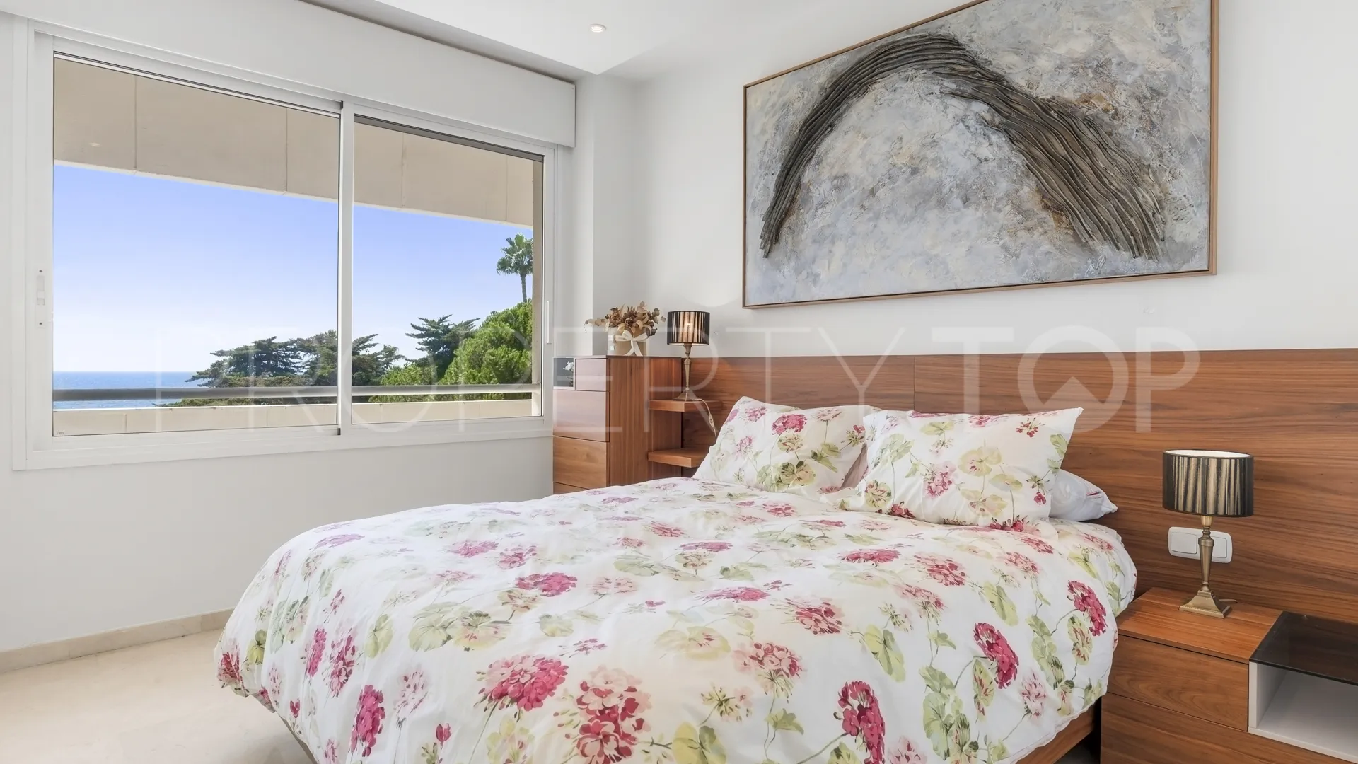 Se vende apartamento con 3 dormitorios en New Golden Mile