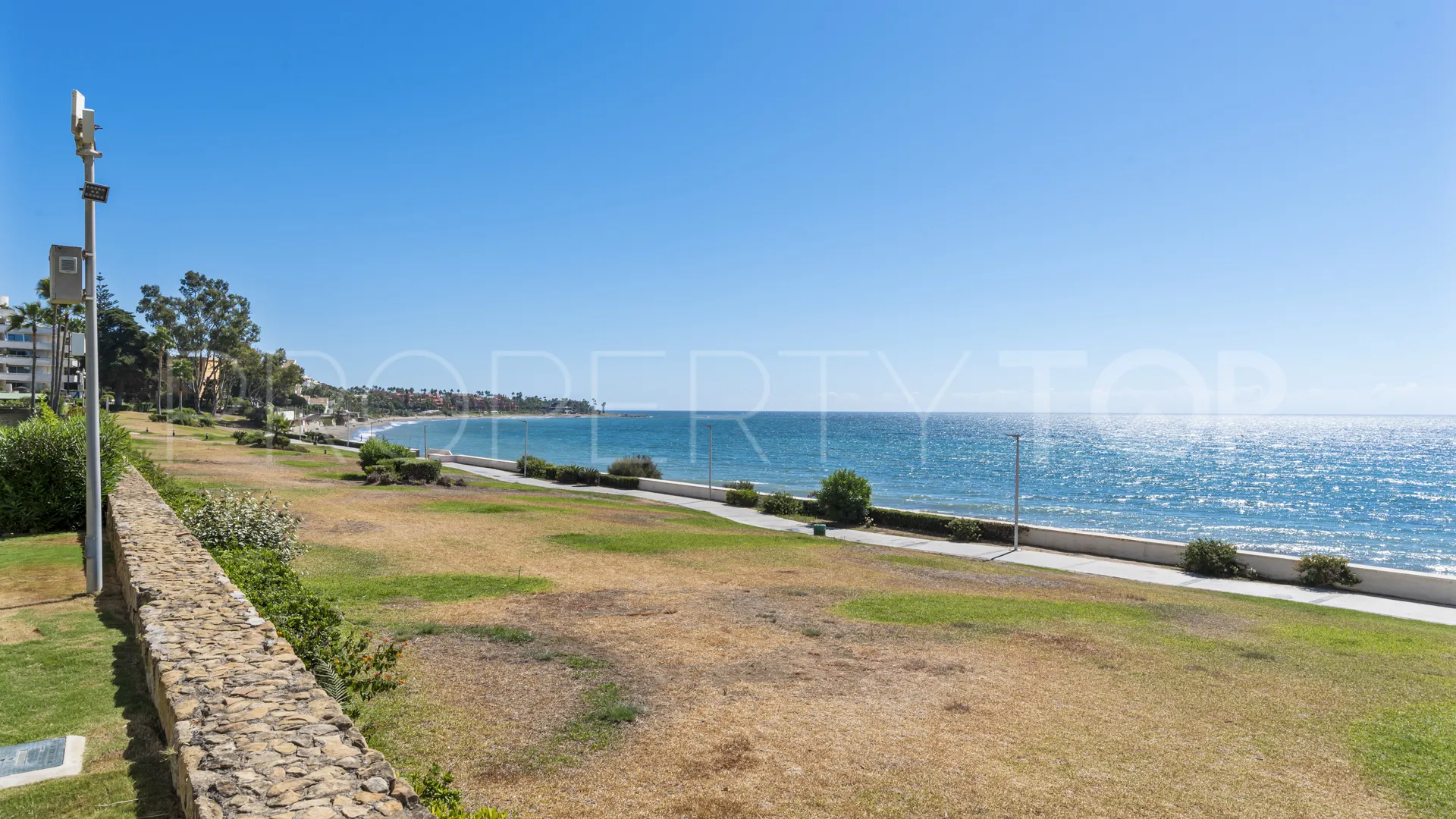 Se vende apartamento con 3 dormitorios en New Golden Mile