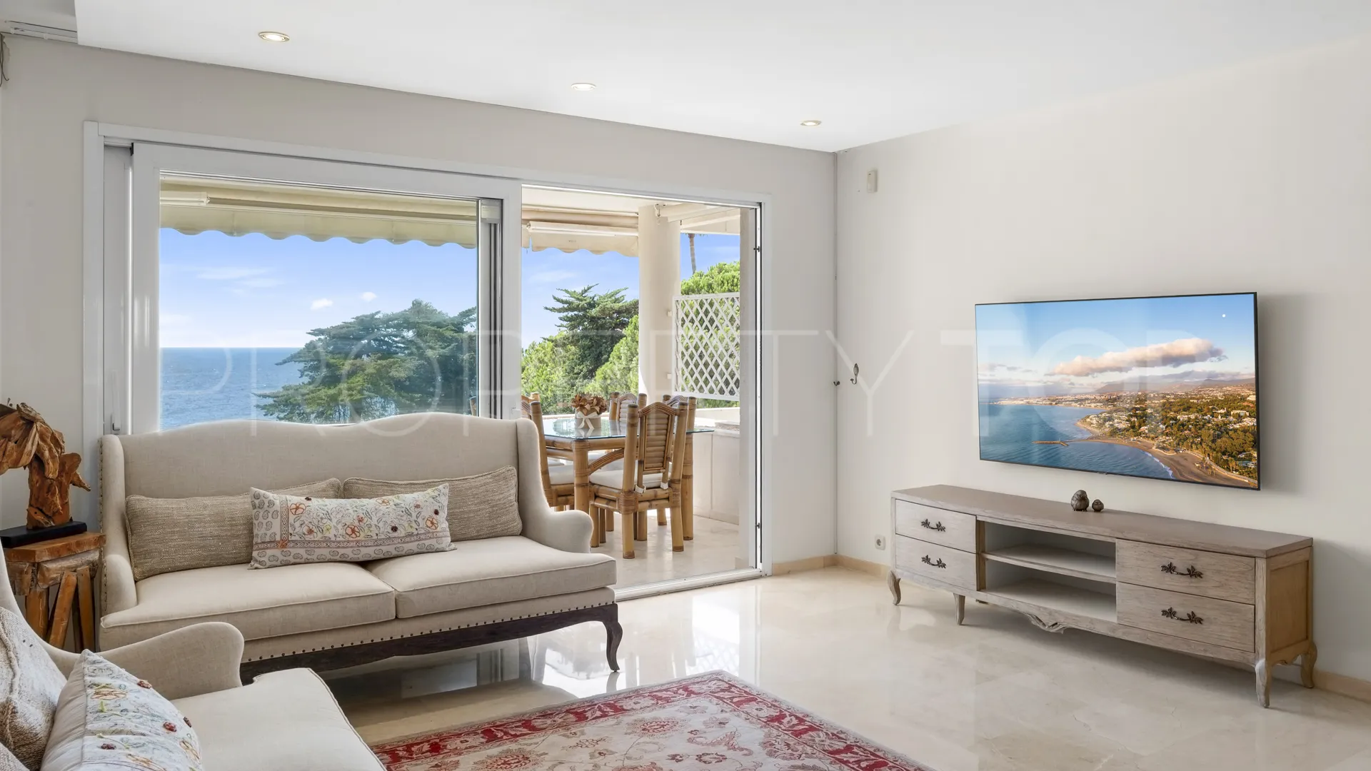 Se vende apartamento con 3 dormitorios en New Golden Mile