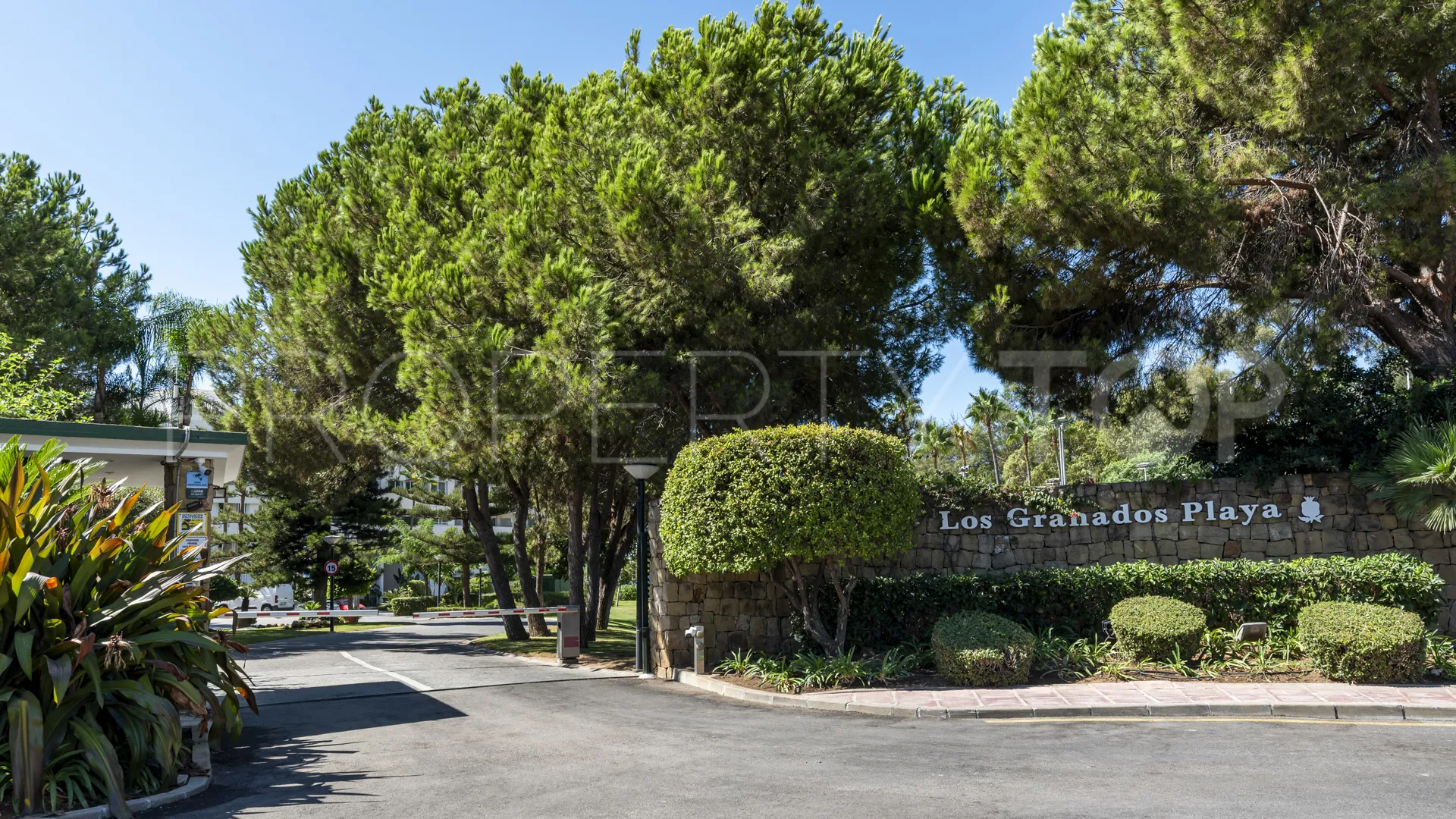 Se vende apartamento con 3 dormitorios en New Golden Mile