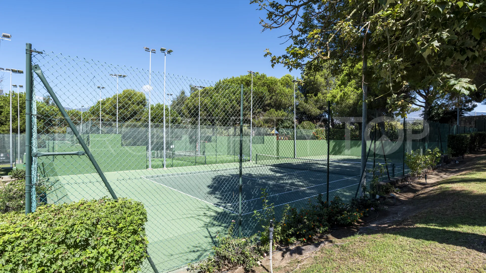 Se vende apartamento con 3 dormitorios en New Golden Mile
