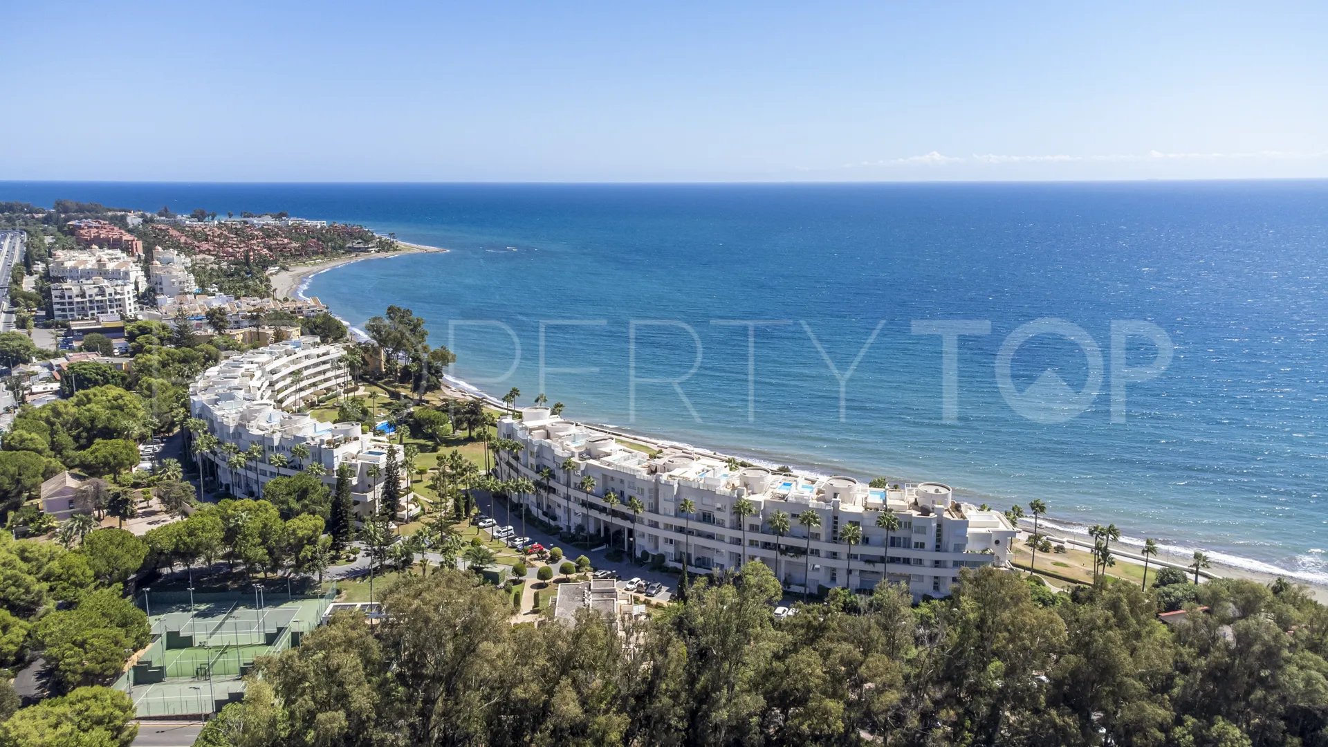 Se vende apartamento con 3 dormitorios en New Golden Mile