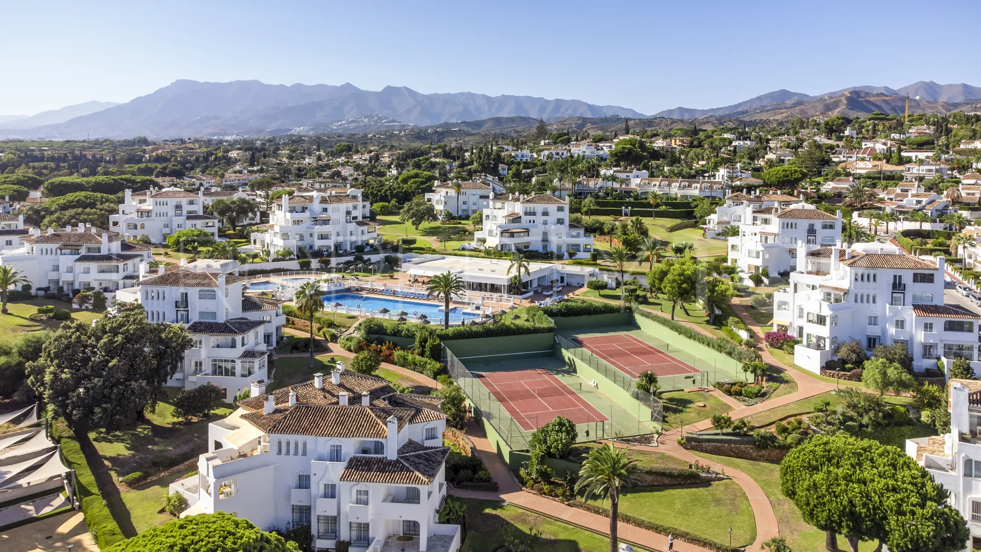 For sale apartment in Elviria with 3 bedrooms