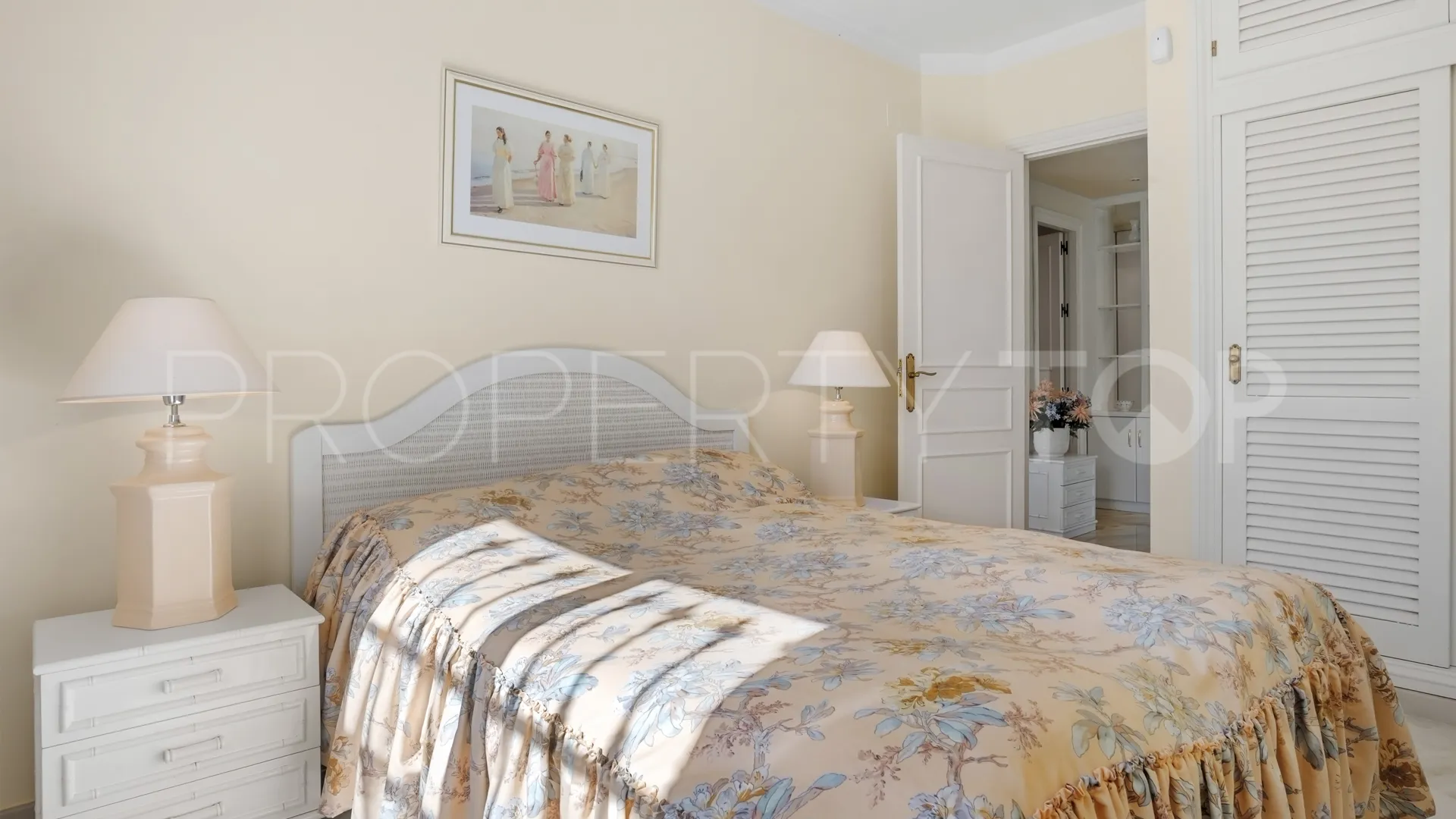 For sale apartment in Elviria with 3 bedrooms