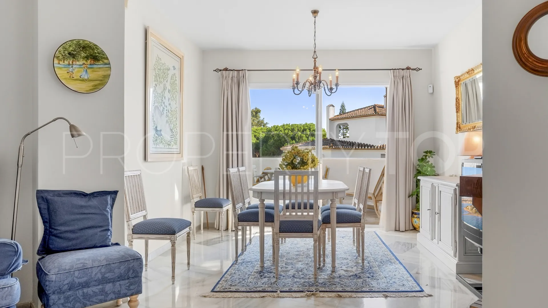 For sale apartment in Elviria with 3 bedrooms