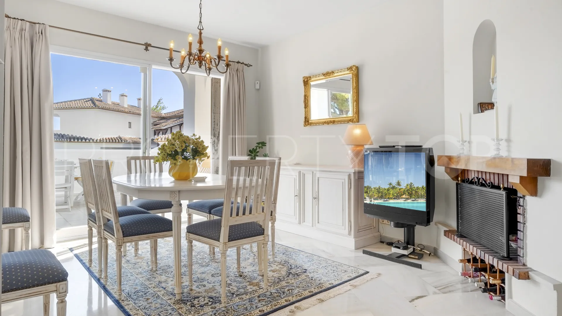 For sale apartment in Elviria with 3 bedrooms