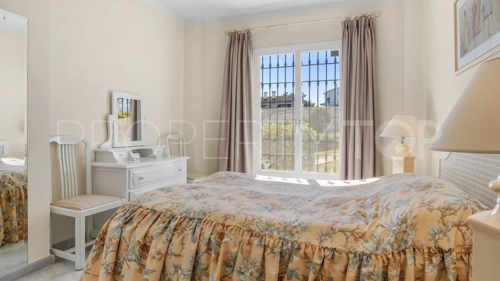 For sale apartment in Elviria with 3 bedrooms