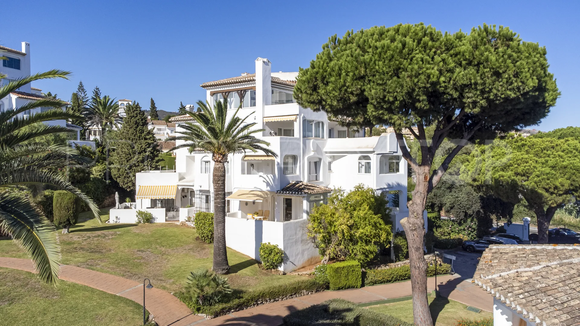 For sale apartment in Elviria with 3 bedrooms