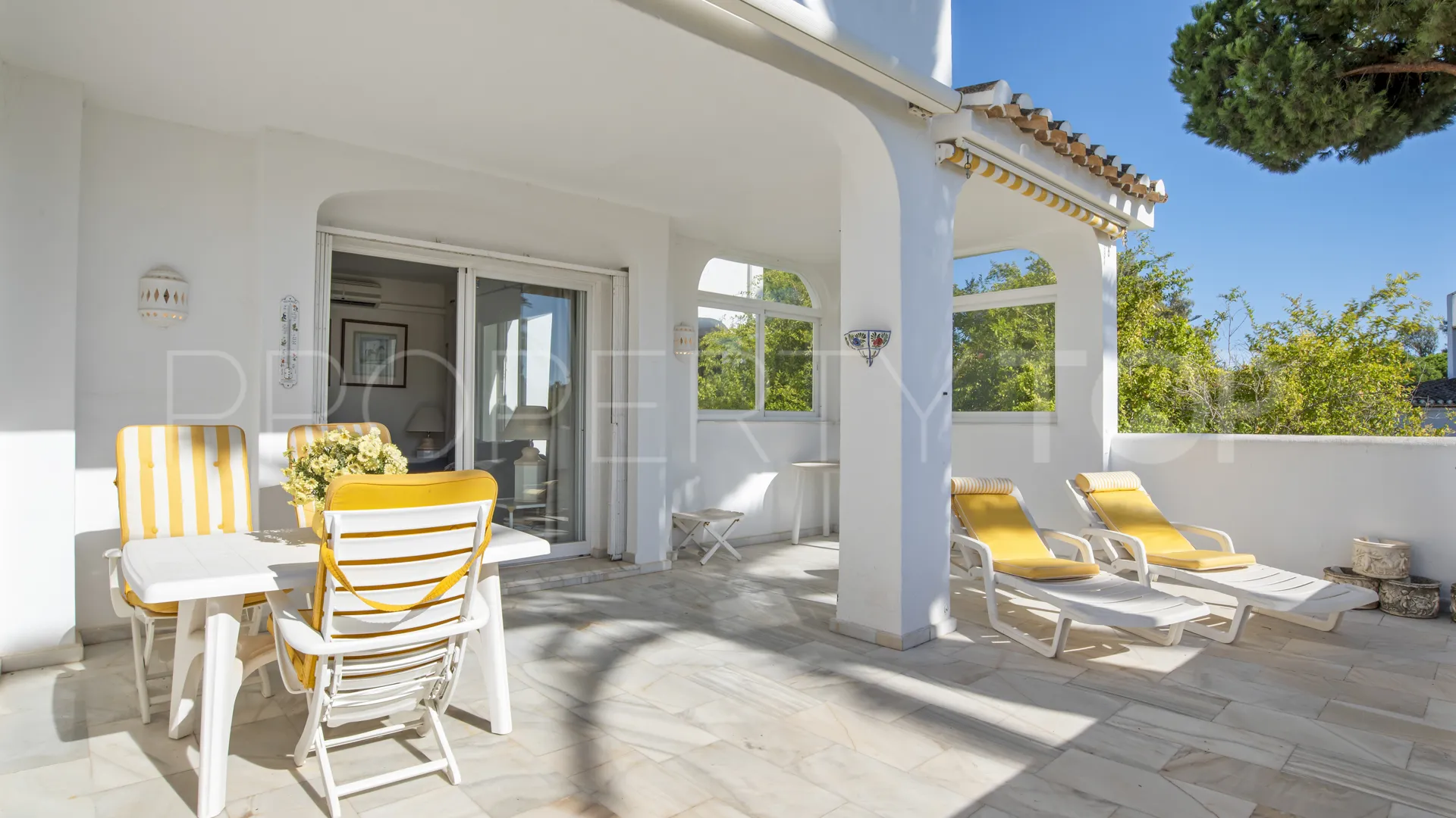 For sale apartment in Elviria with 3 bedrooms