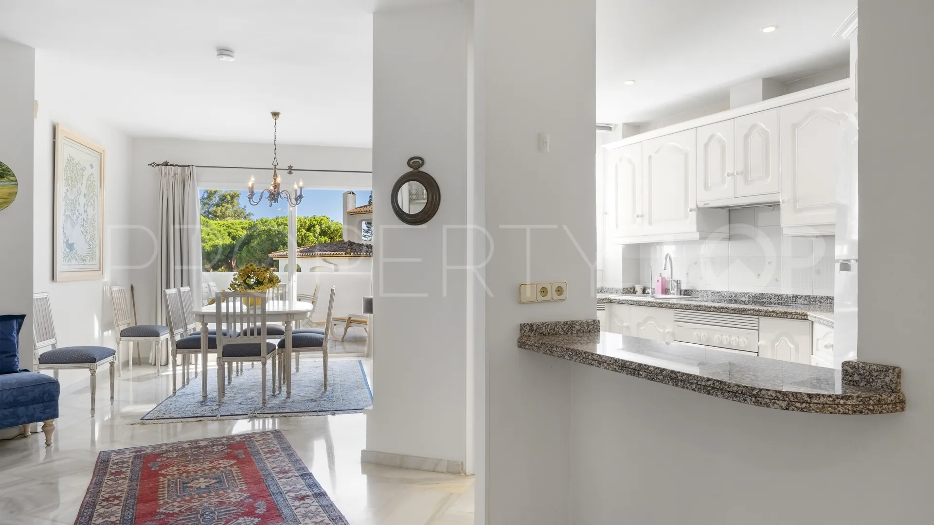 For sale apartment in Elviria with 3 bedrooms
